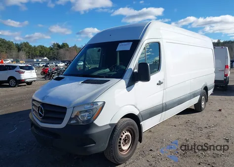 2015 Mercedes-Benz Sprinter 2500 High Roof из США, поврежденный, VIN WD3PE8DBXFP133420